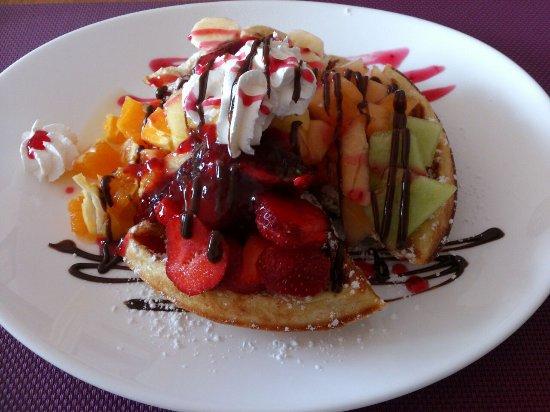 Le Petit crepes & waffles